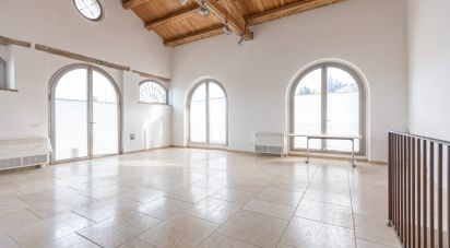 Negozio / locale commerciale di 112 m² in Loreto (60025)