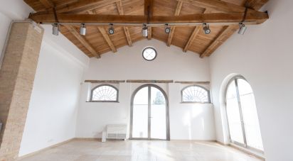 Negozio / locale commerciale di 112 m² in Loreto (60025)