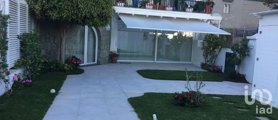 Farm 4 rooms of 110 m² in Ischia (80077)