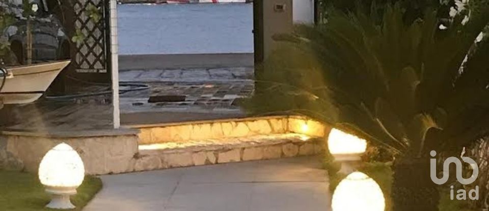 Farm 4 rooms of 110 m² in Ischia (80077)