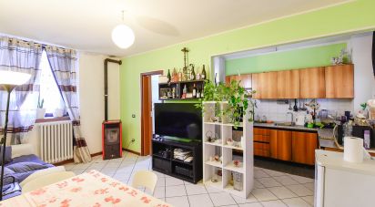 Two-room apartment of 76 m² in Mariano Comense (22066)