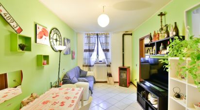 Two-room apartment of 76 m² in Mariano Comense (22066)