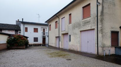 Casa indipendente 10 locali di 358 m² in Goito (46044)