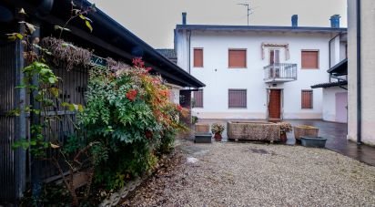 Casa indipendente 10 locali di 358 m² in Goito (46044)
