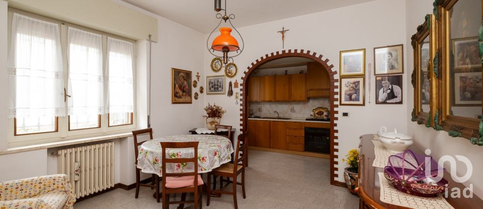 Townhouse 10 rooms of 358 m² in Goito (46044)