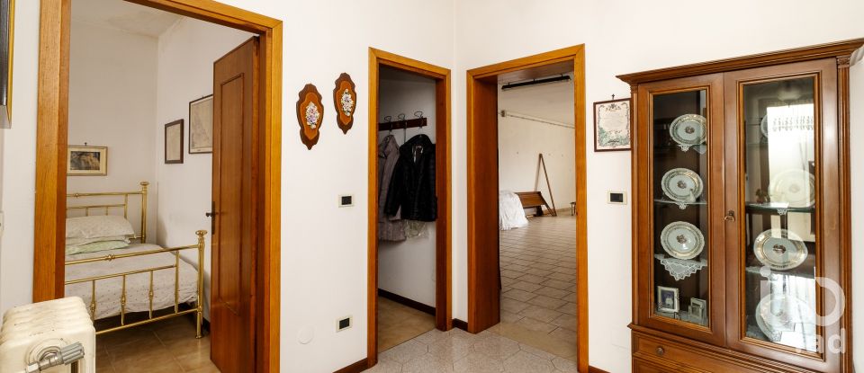 Townhouse 10 rooms of 358 m² in Goito (46044)