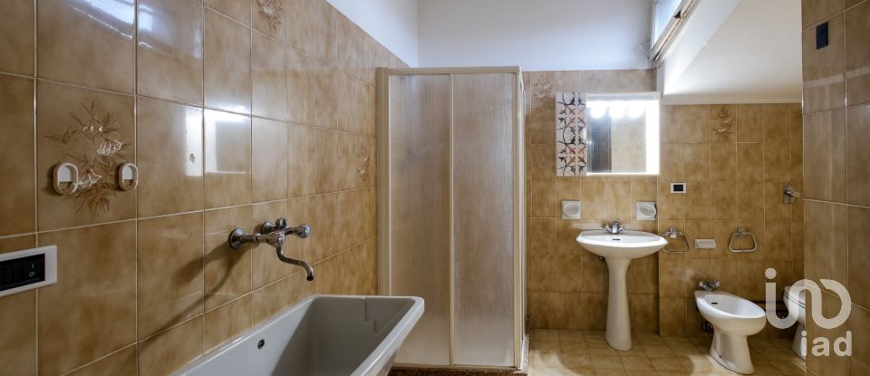 Townhouse 10 rooms of 358 m² in Goito (46044)