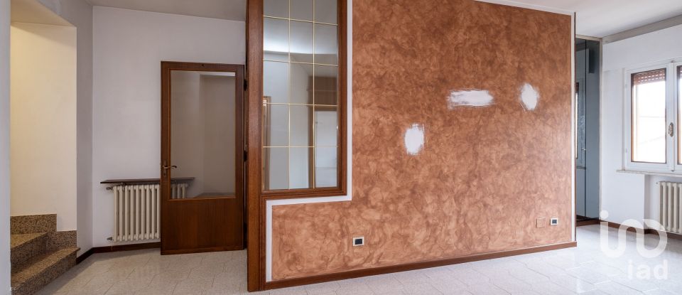 Townhouse 10 rooms of 358 m² in Goito (46044)