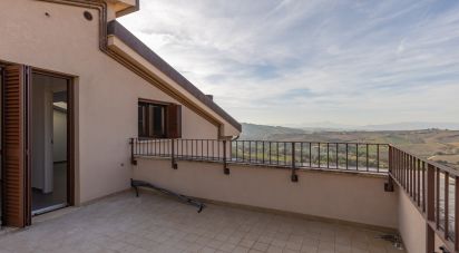 Loft 4 locali di 193 m² a Urbisaglia (62010)