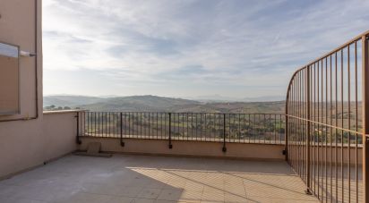 Loft 4 locali di 193 m² a Urbisaglia (62010)