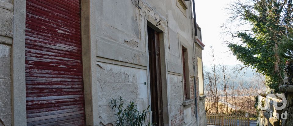 Casa indipendente / Villa 10 locali di 289 m² in Cengio (17056)