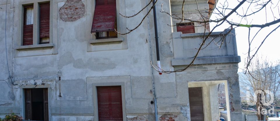 Casa indipendente / Villa 10 locali di 289 m² in Cengio (17056)