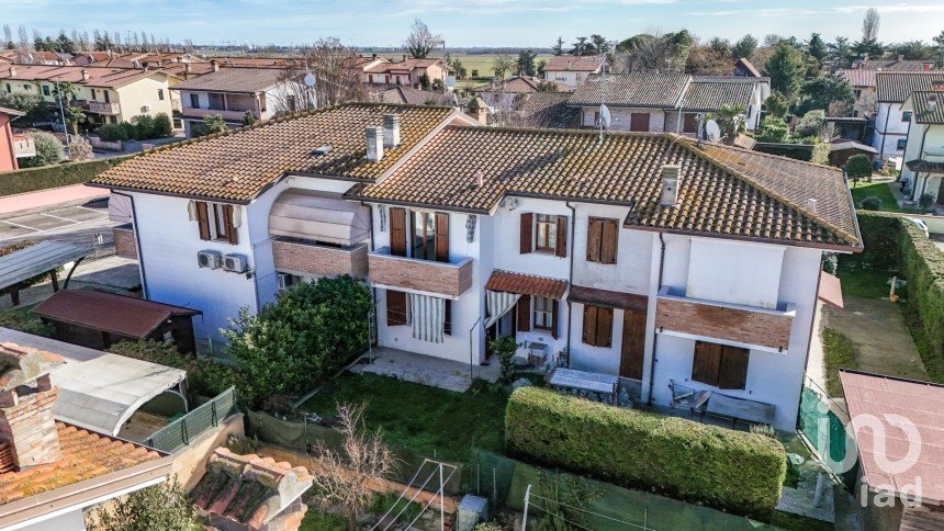 Traditional house 3 rooms of 142 m² in Migliaro (44020)