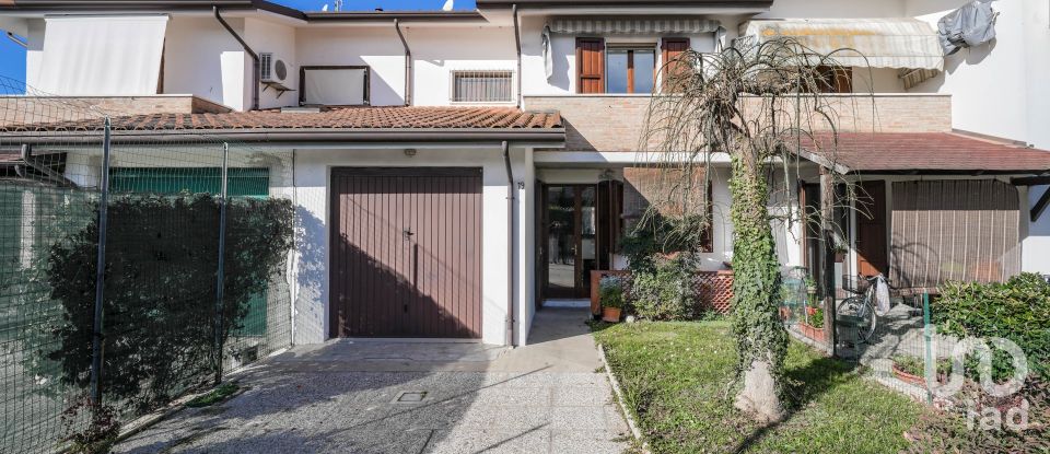 Traditional house 3 rooms of 142 m² in Migliaro (44020)