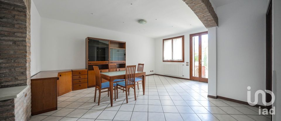 Traditional house 3 rooms of 142 m² in Migliaro (44020)