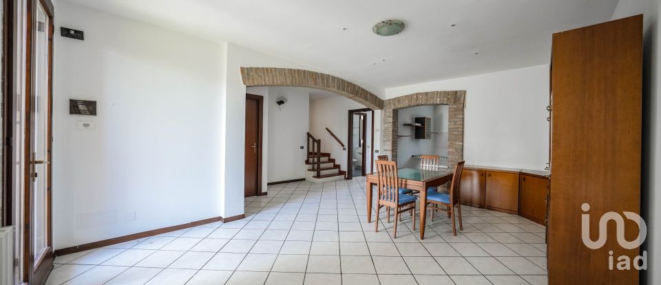 Traditional house 3 rooms of 142 m² in Migliaro (44020)