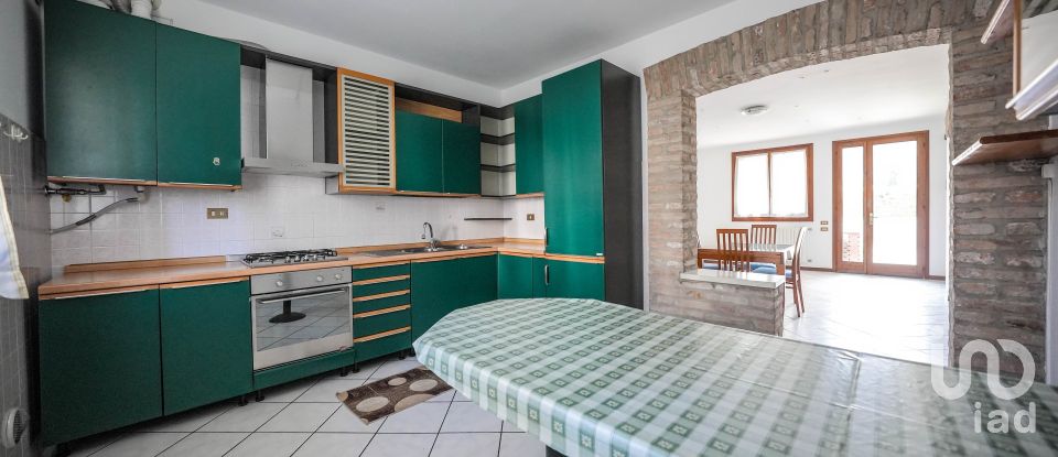 Traditional house 3 rooms of 142 m² in Migliaro (44020)