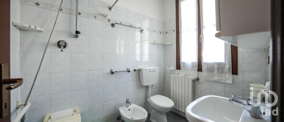 Traditional house 3 rooms of 142 m² in Migliaro (44020)