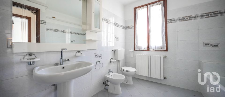 Traditional house 3 rooms of 142 m² in Migliaro (44020)