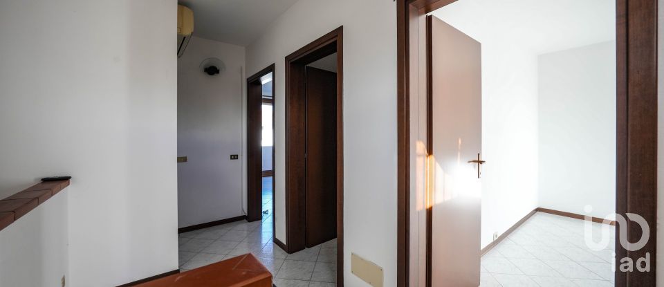 Traditional house 3 rooms of 142 m² in Migliaro (44020)