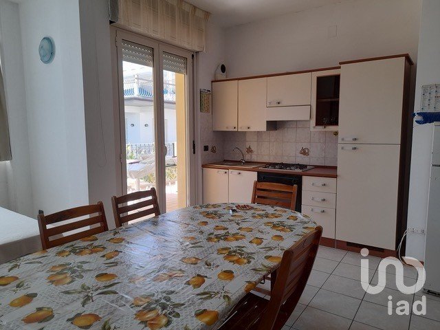 Appartamento 5 locali di 88 m² a Tortoreto (64018)