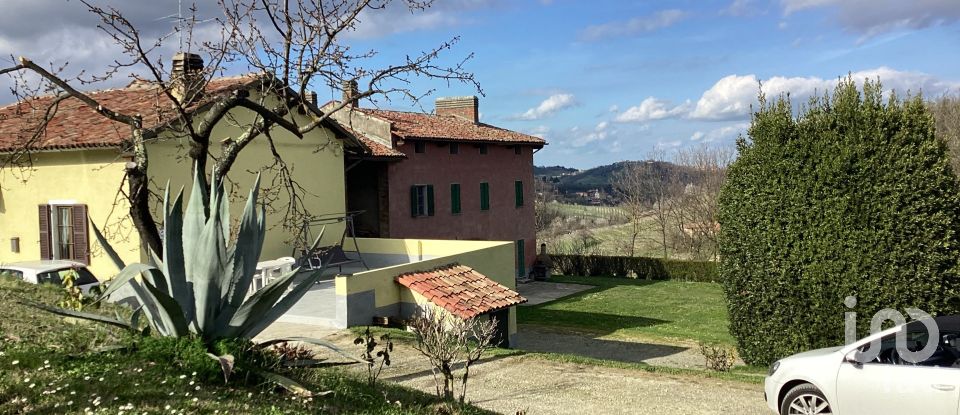 Casa indipendente / Villa 13 locali di 370 m² in Castelletto Molina (14040)