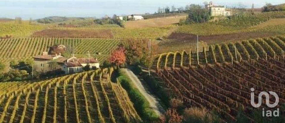 Casa indipendente / Villa 13 locali di 370 m² in Castelletto Molina (14040)