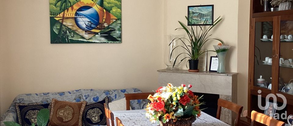 Casa indipendente / Villa 13 locali di 370 m² in Castelletto Molina (14040)