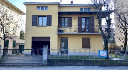 Townhouse 7 rooms of 257 m² in Montecchio Emilia (42027)