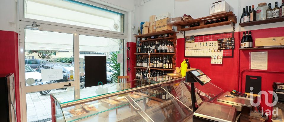 Shop / premises commercial of 100 m² in Genova (16146)