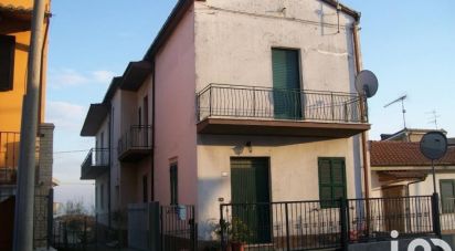 Rustico 11 locali di 250 m² in Notaresco (64024)