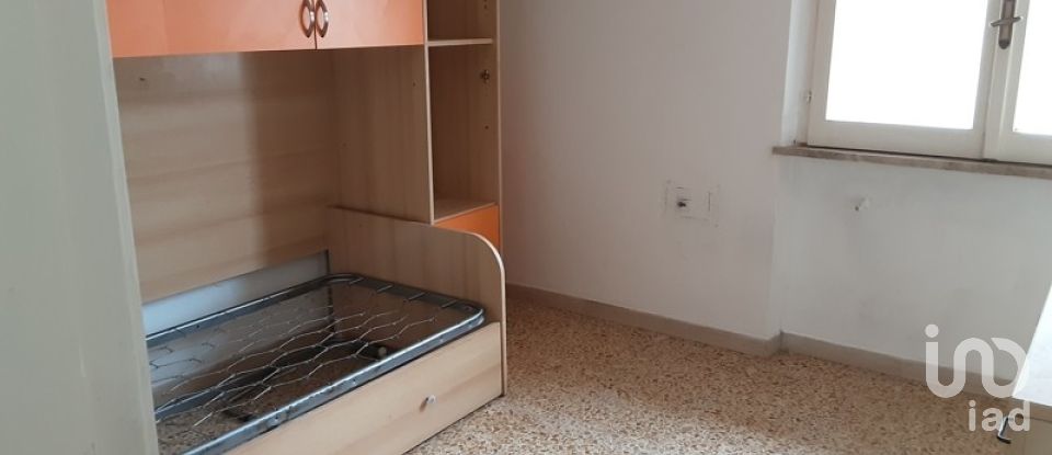 Rustico 11 locali di 250 m² in Notaresco (64024)
