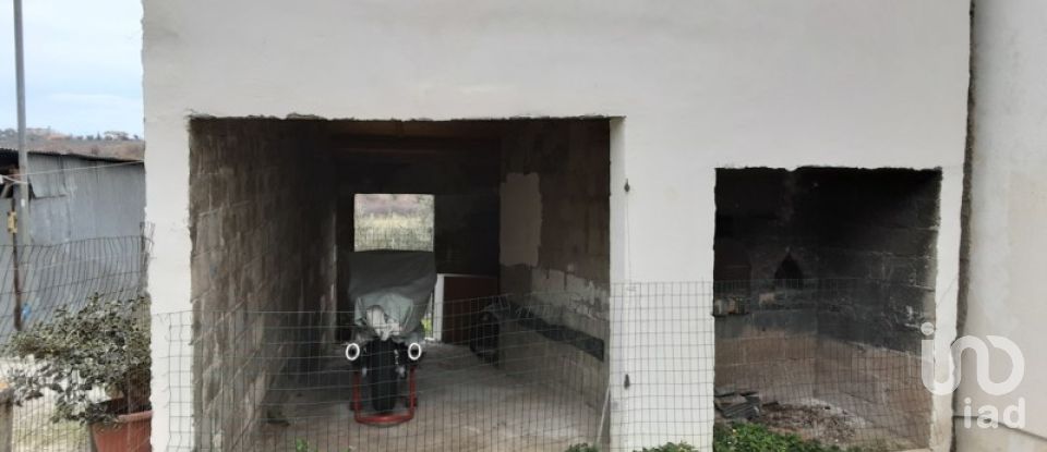 Rustico 11 locali di 250 m² in Notaresco (64024)