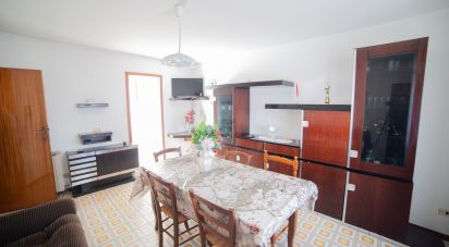 Casa indipendente / Villa 6 locali di 200 m² in - (61036)