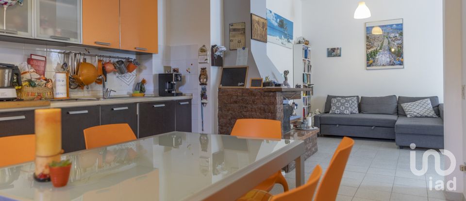 House 12 rooms of 323 m² in Ancona (60121)