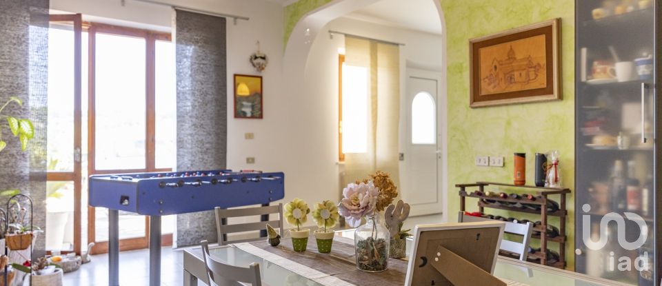 House 12 rooms of 323 m² in Ancona (60121)