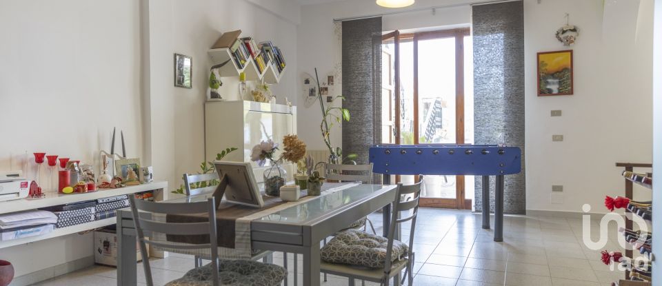 House 12 rooms of 323 m² in Ancona (60121)