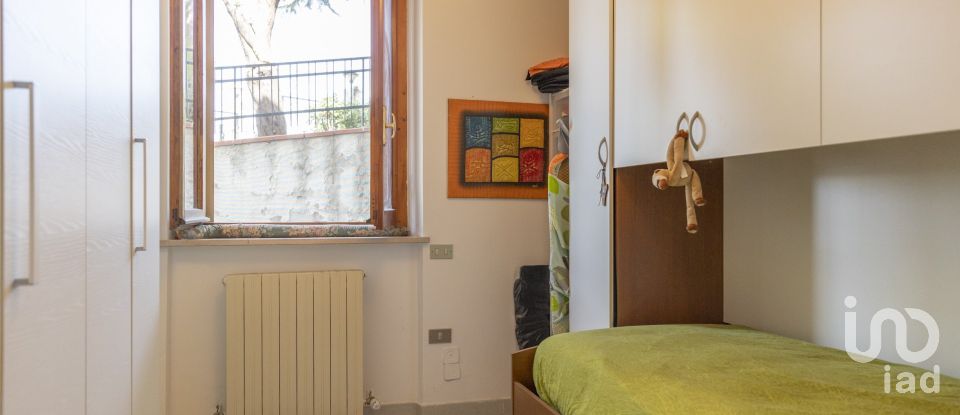 House 12 rooms of 323 m² in Ancona (60121)