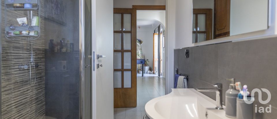 House 12 rooms of 323 m² in Ancona (60121)