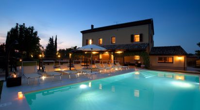 Casa indipendente / Villa 15 locali di 405 m² in Senigallia (60010)