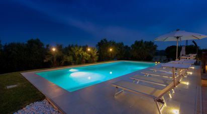 Casa indipendente / Villa 15 locali di 405 m² in Senigallia (60010)