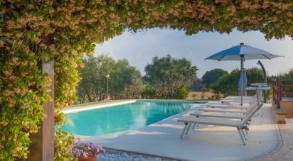 Casa indipendente / Villa 15 locali di 405 m² in Senigallia (60010)