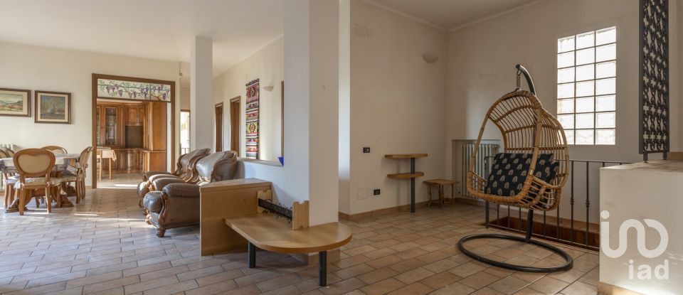 Appartamento 7 locali di 191 m² a Osimo (60027)