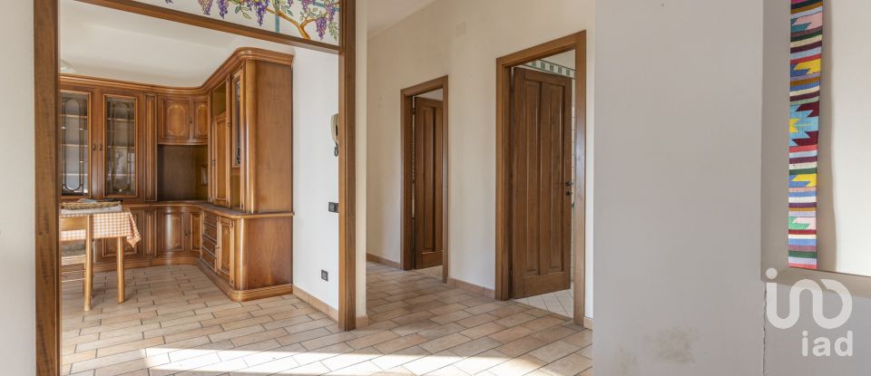 Appartamento 7 locali di 191 m² a Osimo (60027)