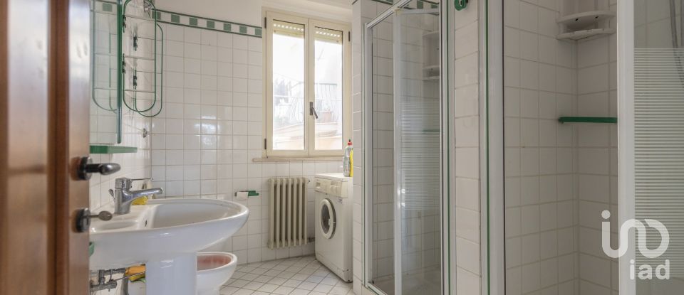 Appartamento 7 locali di 191 m² a Osimo (60027)