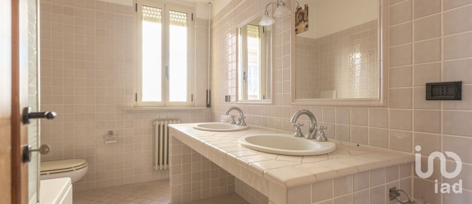 Appartamento 7 locali di 191 m² a Osimo (60027)