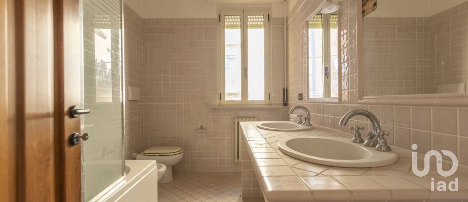 Appartamento 7 locali di 191 m² a Osimo (60027)