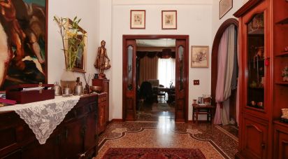 Appartamento 10 locali di 213 m² a Genova (16151)