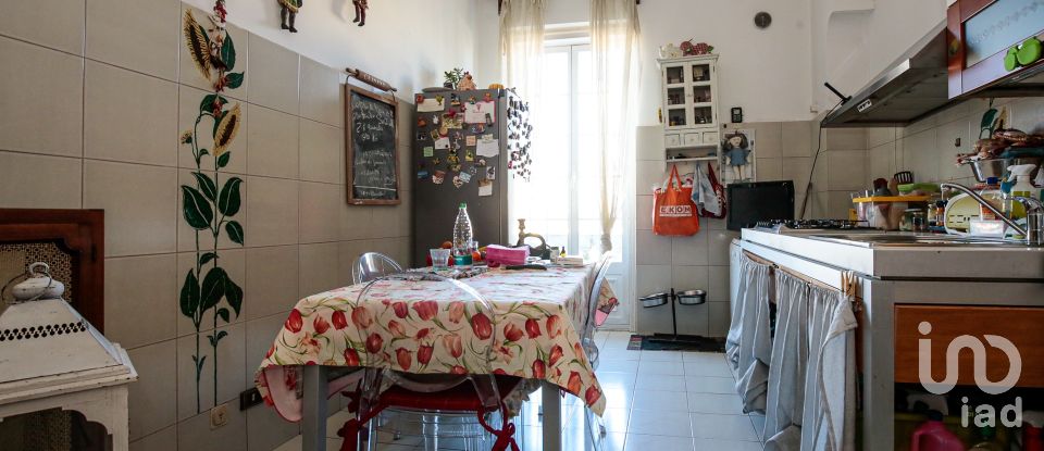 Apartment 10 rooms of 213 m² in Genova (16151)