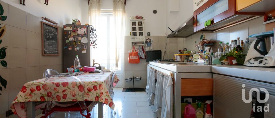 Apartment 10 rooms of 213 m² in Genova (16151)